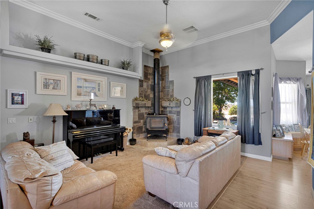 9550 Lucerne Road Apple Valley, CA 92308 - Photo 8 of 64 Gallery Image 8