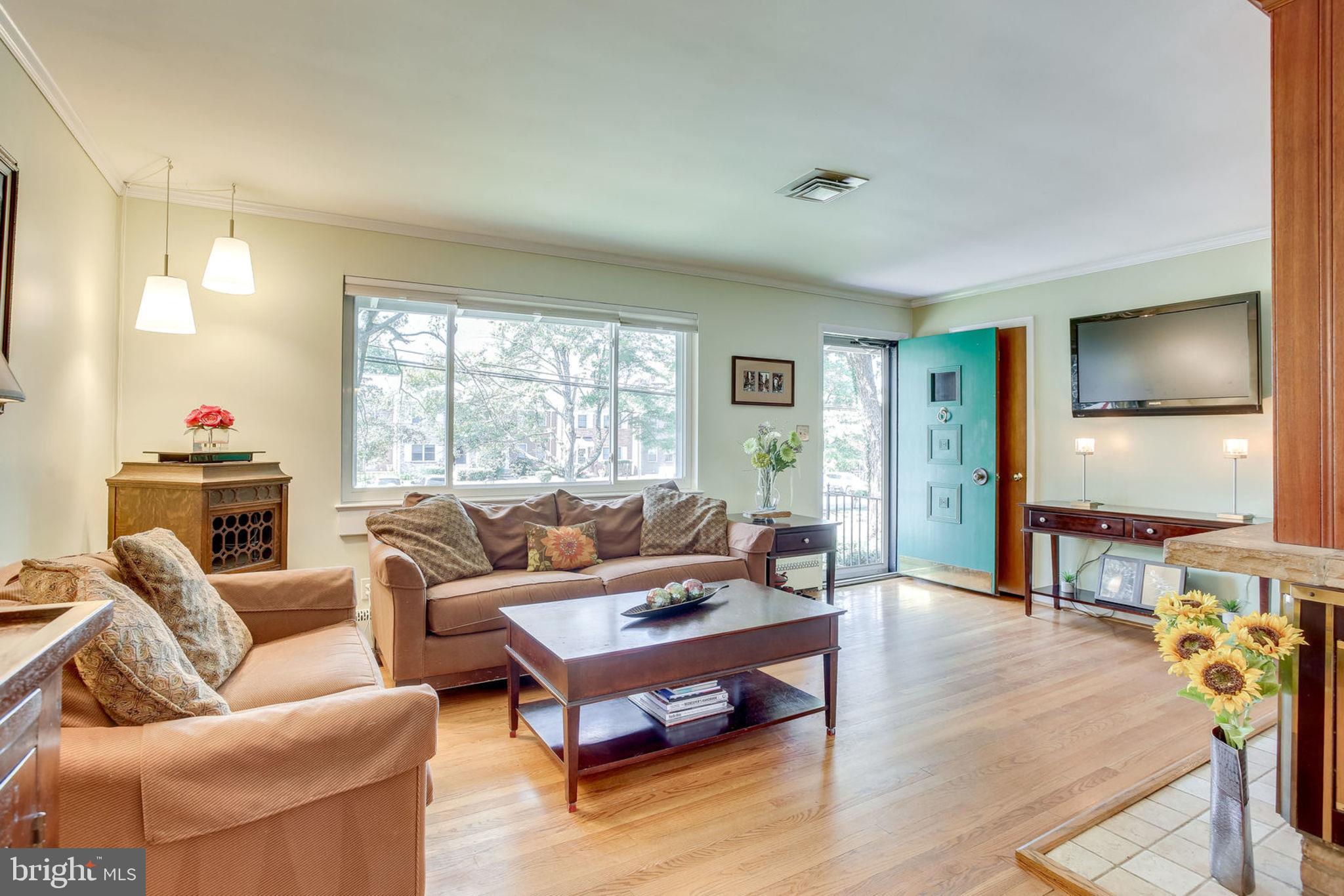 4103 Sideburn Road Fairfax, VA 22030 - Photo 52 of 54 Open floor plan - Living room