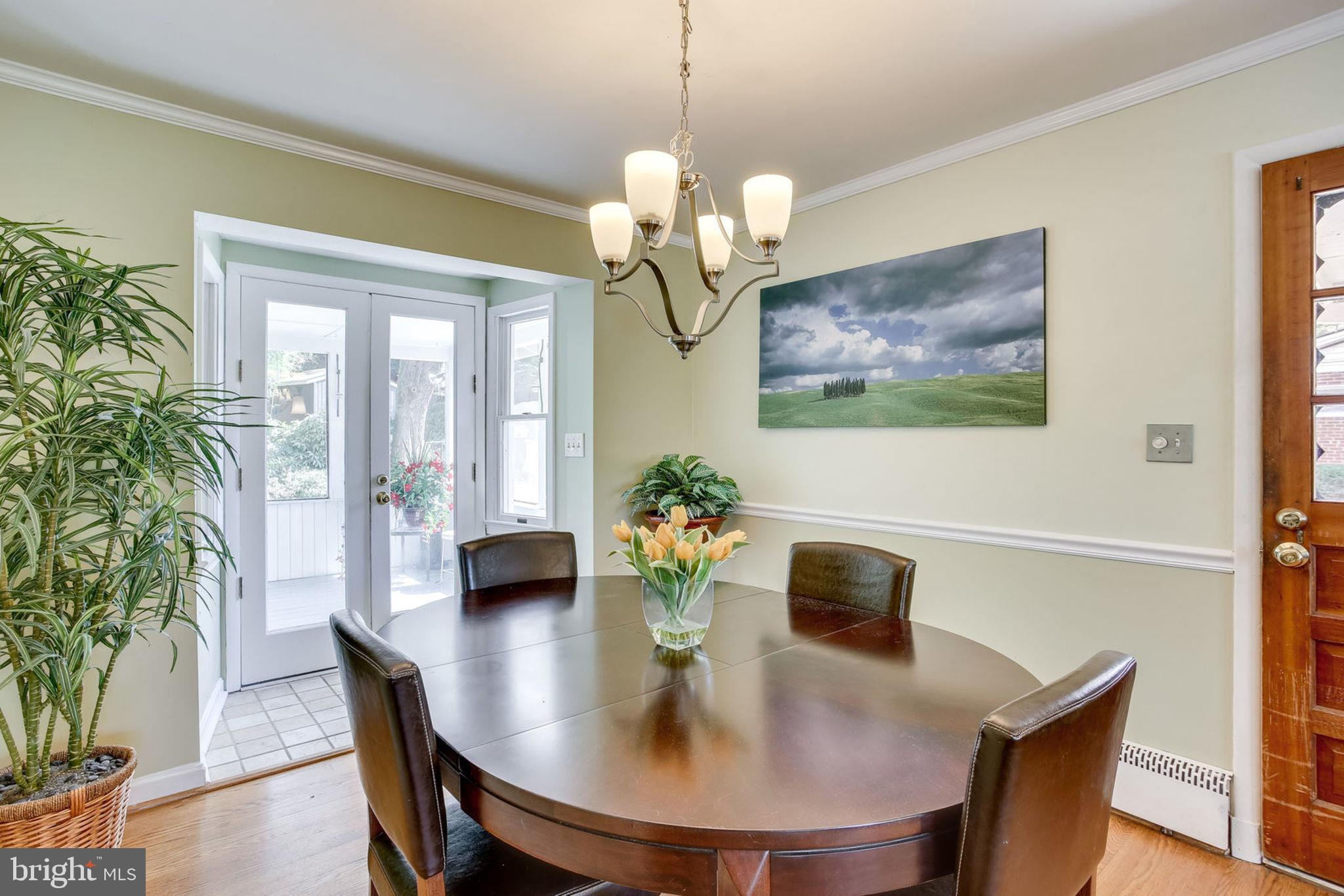 4103 Sideburn Road Fairfax, VA 22030 - Photo 8 of 54 Separate Dining room w/walkout to screened porch
