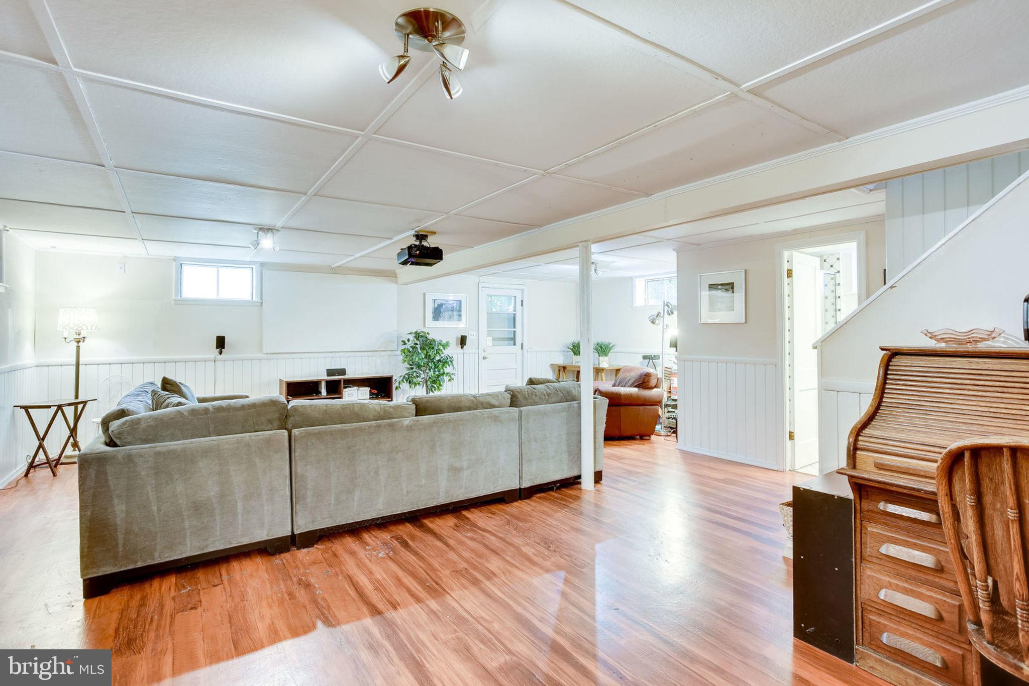 4103 Sideburn Road Fairfax, VA 22030 - Photo 30 of 54 Spacious Recreation rm w/wlk out & up to side yard