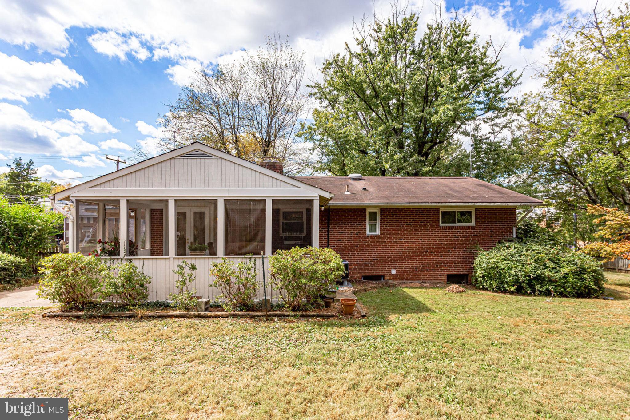 4103 Sideburn Road Fairfax, VA 22030 - Photo 39 of 54 Large fenced backyard