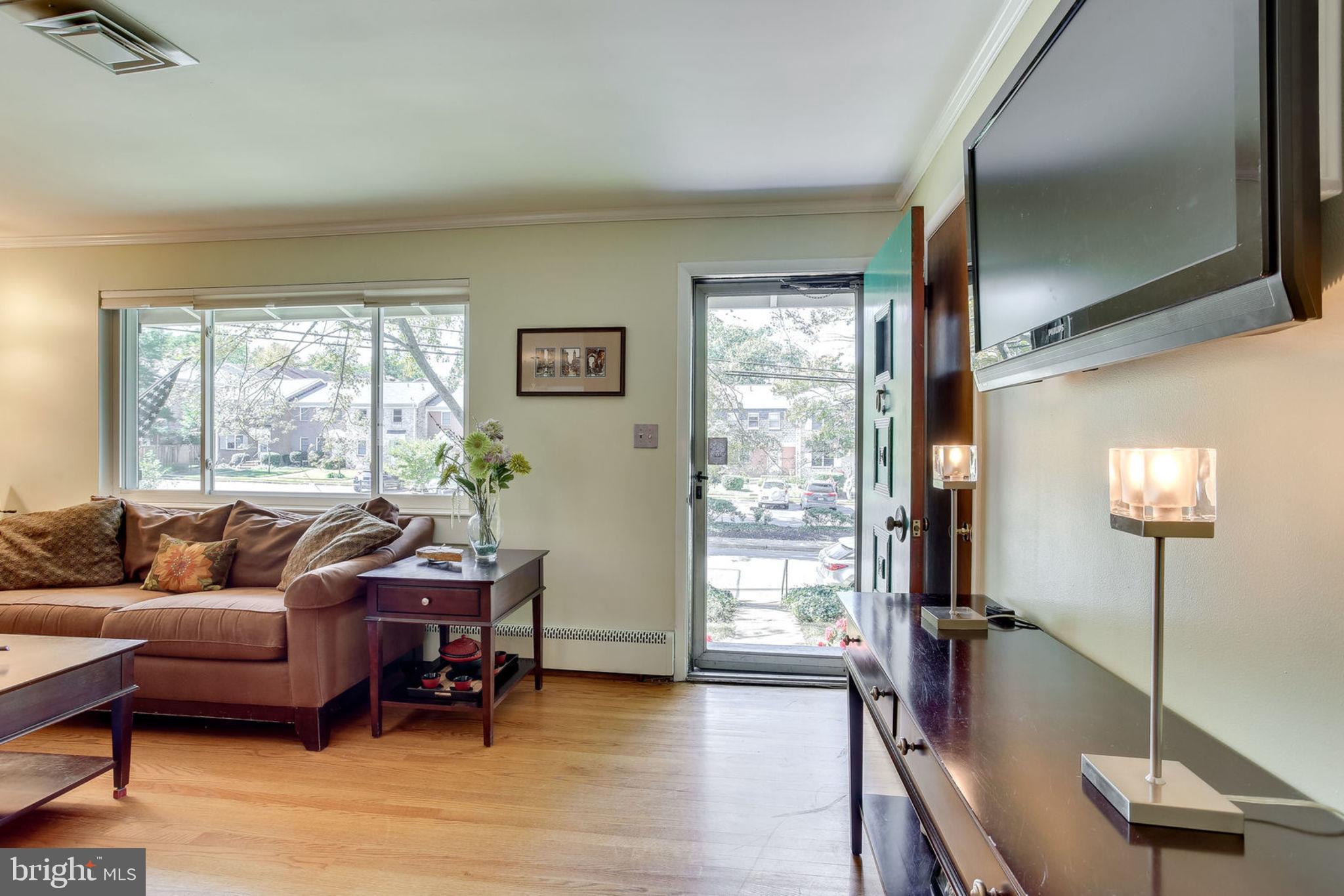 4103 Sideburn Road Fairfax, VA 22030 - Photo 47 of 54 Open floor plan - Living room