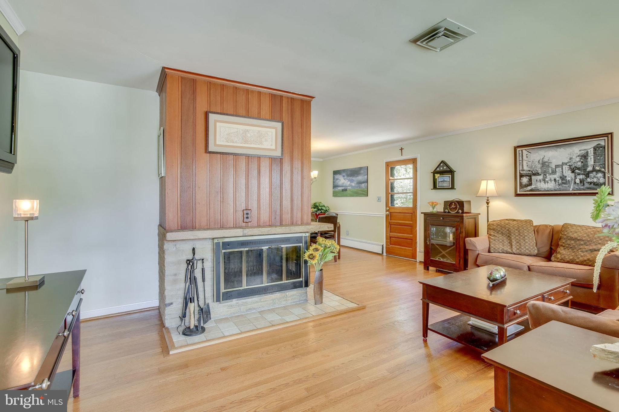 4103 Sideburn Road Fairfax, VA 22030 - Photo 48 of 54 Open floor plan - Living room