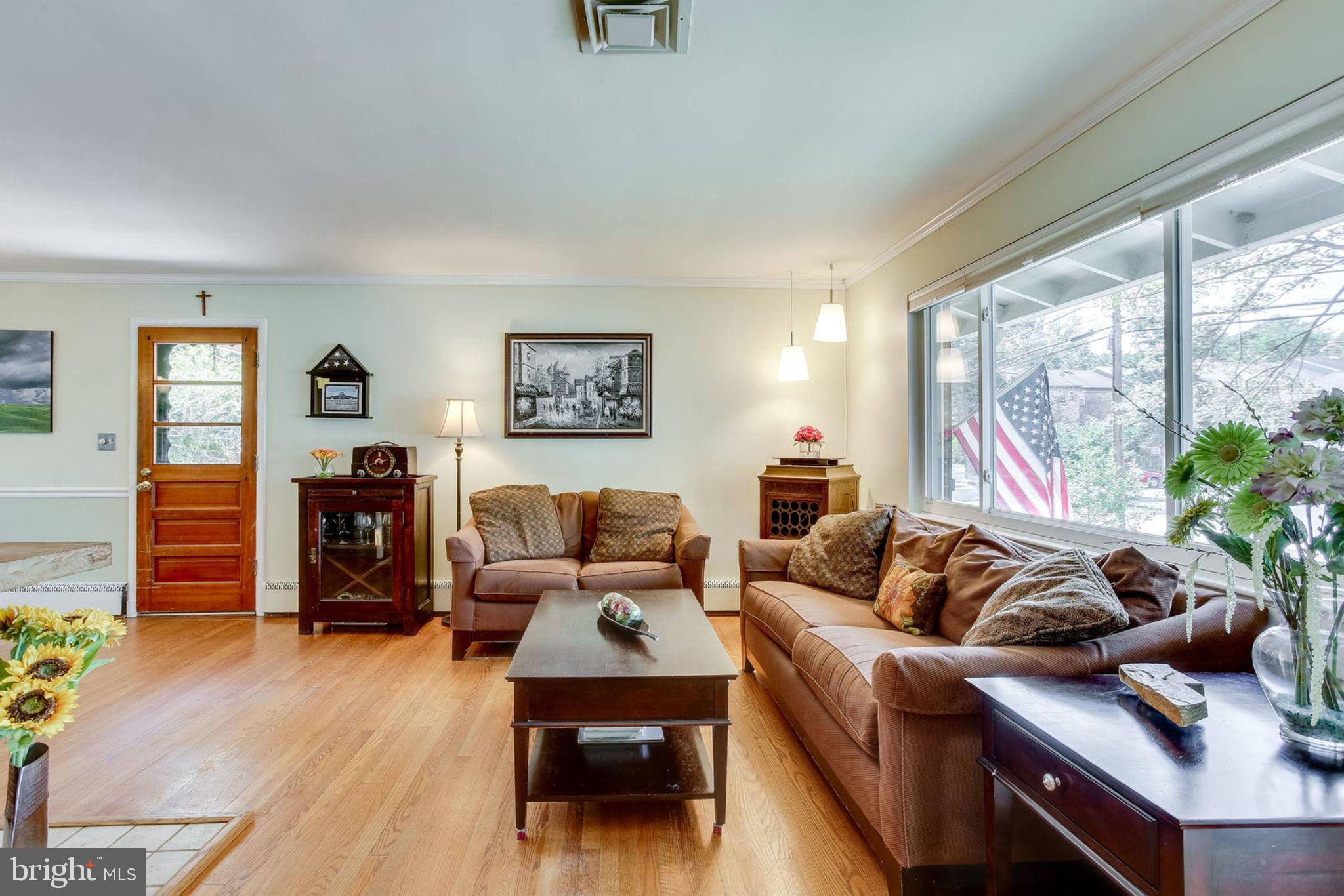4103 Sideburn Road Fairfax, VA 22030 - Photo 50 of 54 Open floor plan - Living room