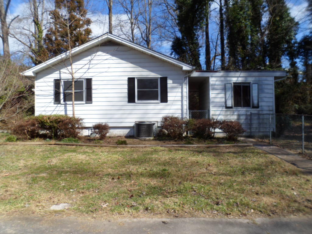 113 Fulton Lane Oak Ridge, TN 37830 - Photo 1 of 11 front