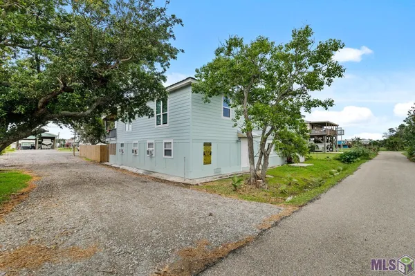 $409,900 | 124 Cedar Lane, Grand Isle, LA 70358