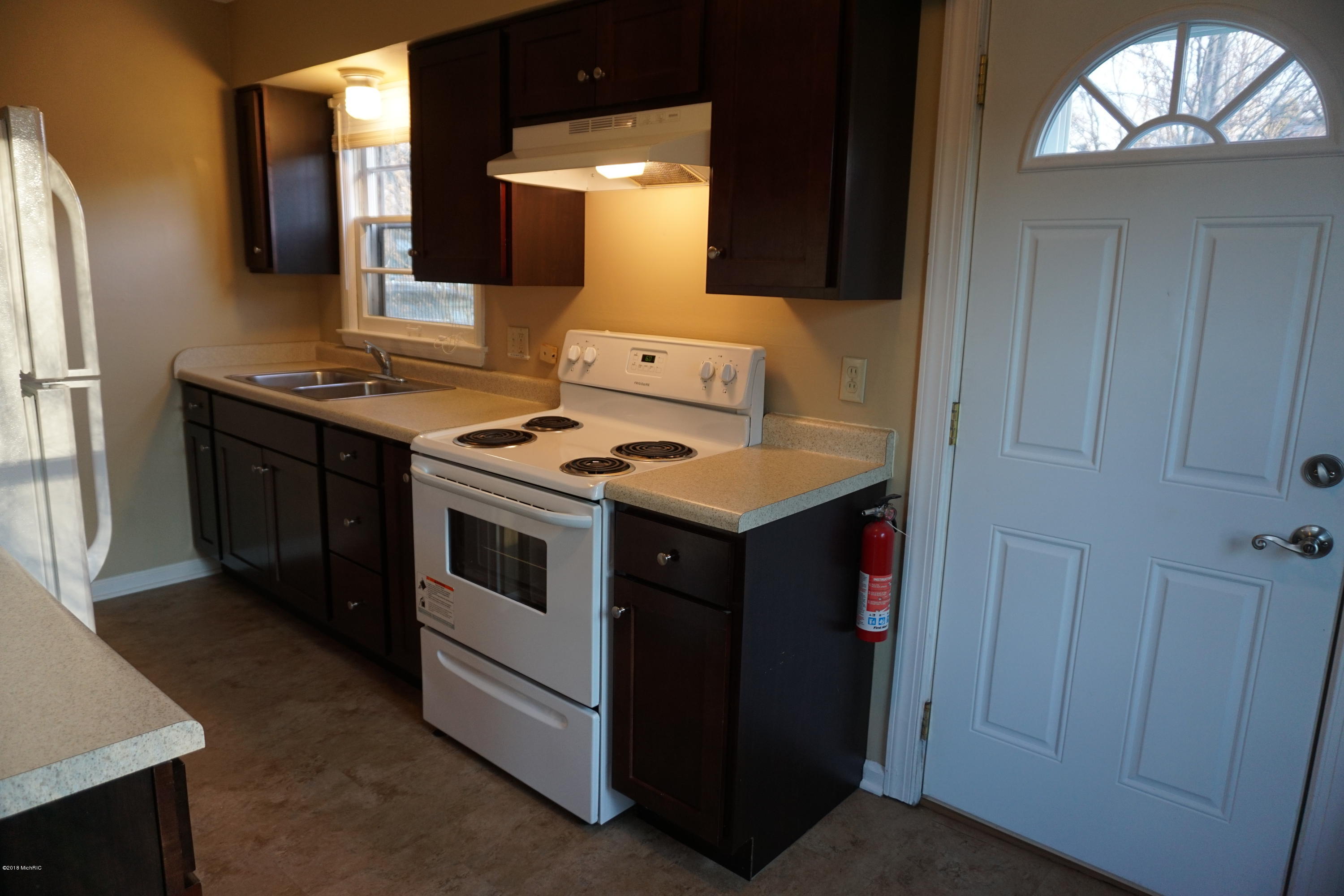 1604 Miller Road Kalamazoo, MI 49001 - Photo 3 of 23 DSC00585