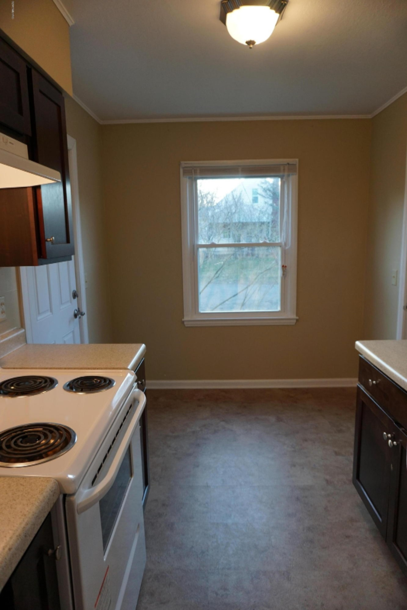1604 Miller Road Kalamazoo, MI 49001 - Photo 6 of 23 DSC00594
