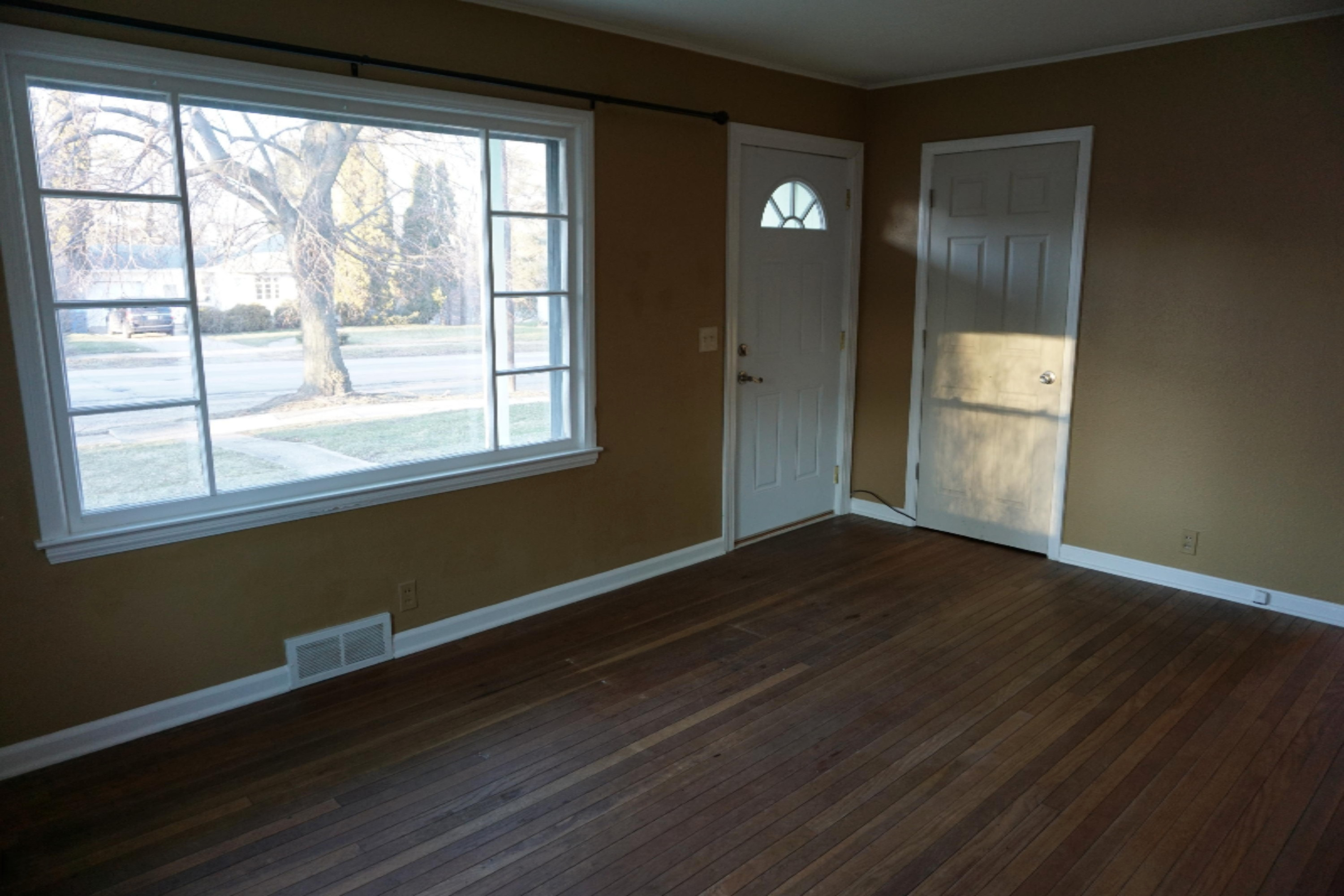 1604 Miller Road Kalamazoo, MI 49001 - Photo 8 of 23 DSC00596