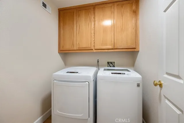 a black and white photo of a living room