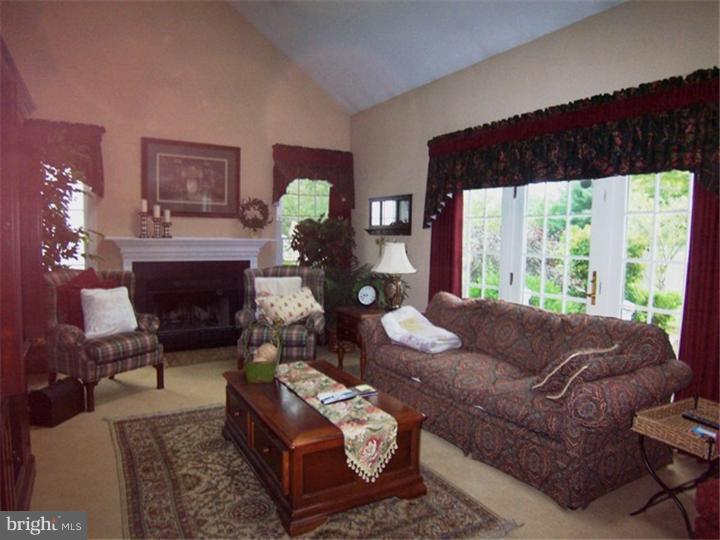 20 Brookwood Road Mount Laurel, NJ 08054 - Photo 11 of 22 Family Room