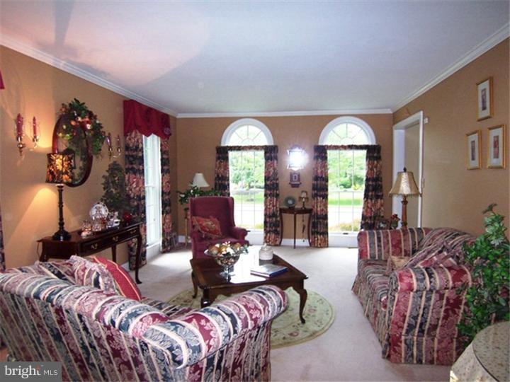 20 Brookwood Road Mount Laurel, NJ 08054 - Photo 4 of 22 Living Room