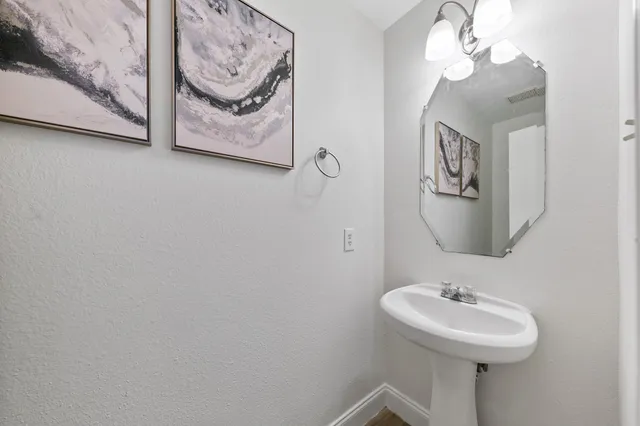 $2,400 | 2651 Skyview Shadows Court, Houston, TX 77047