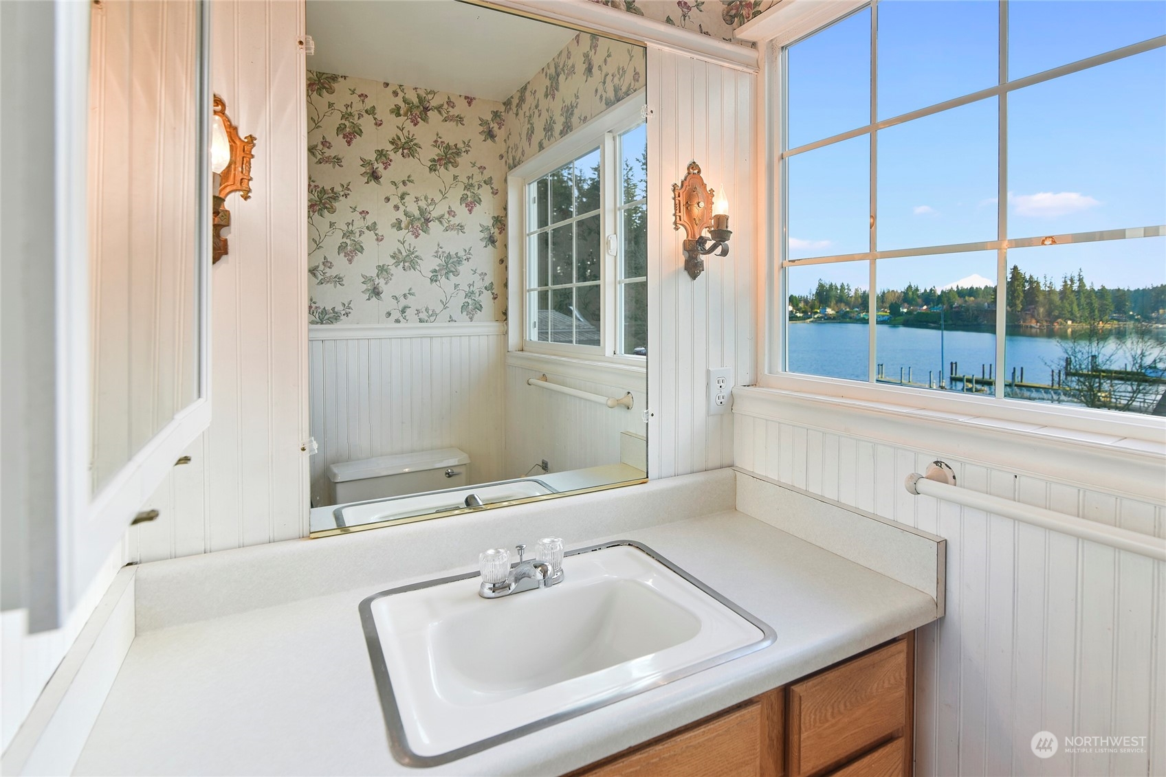 16068 Virginia Point Road Northeast Poulsbo, WA 98370 - Photo 19 of 40 Gallery Image 19