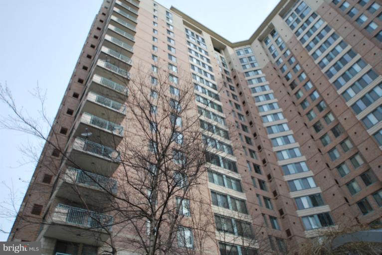 851 North Glebe Road, Unit 1708 Arlington, VA 22203 - Photo 14 of 16 Exterior (General)