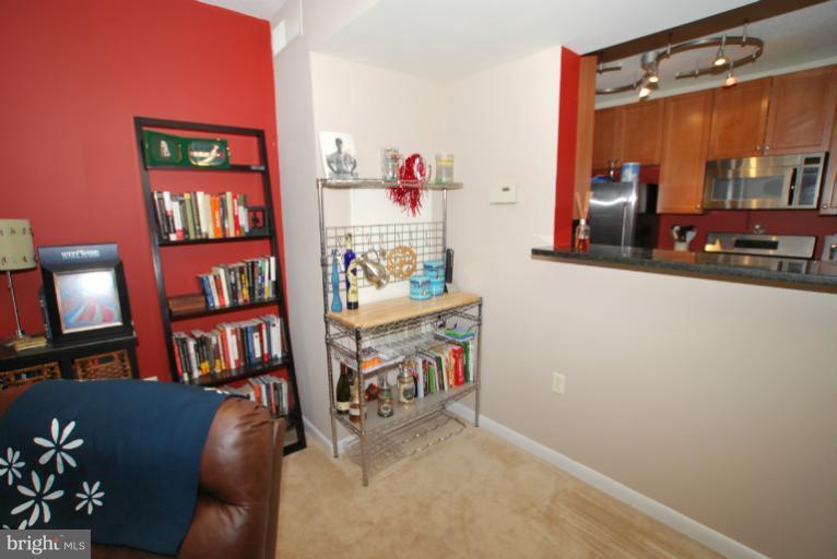 851 North Glebe Road, Unit 1708 Arlington, VA 22203 - Photo 15 of 16 Dining Room