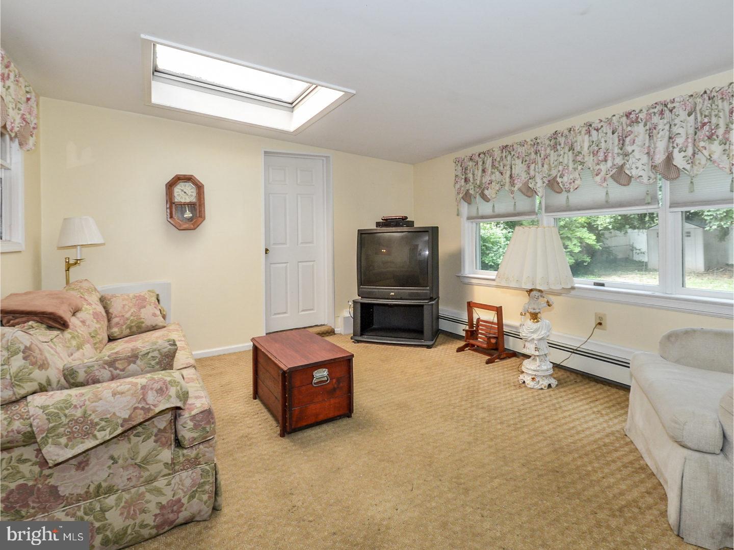 3162 Manor Road Huntingdon Valley, PA 19006 - Photo 12 of 25 Family Room