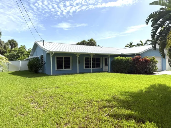 $2,950 | 1916 Coconut Drive, Fort Pierce, FL 34949