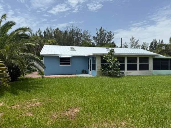 $2,950 | 1916 Coconut Drive, Fort Pierce, FL 34949