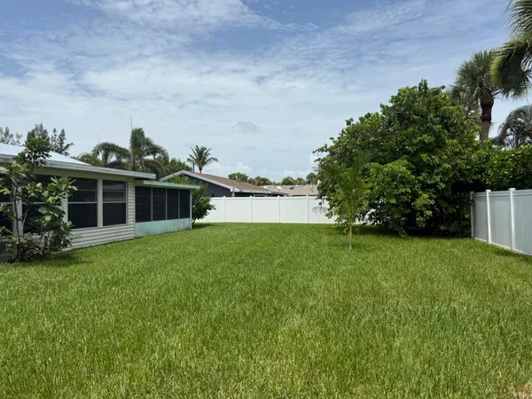 $2,950 | 1916 Coconut Drive, Fort Pierce, FL 34949