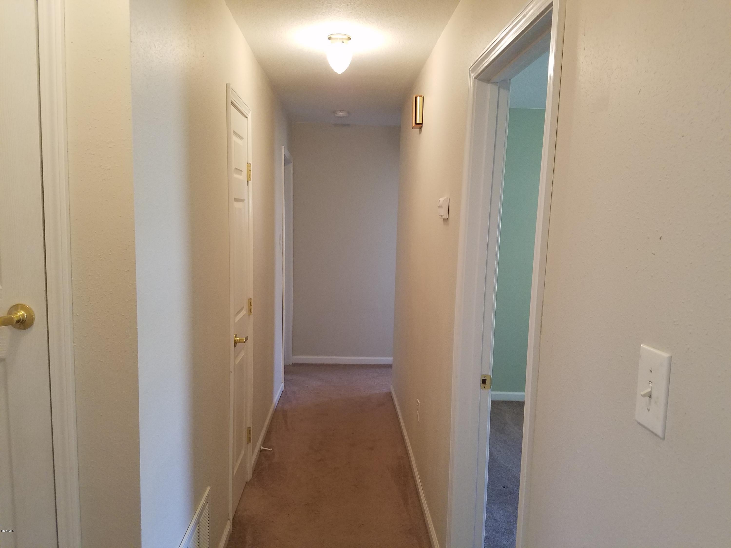 6829 Cheyenne Road Biloxi, MS 39532 - Photo 20 of 65 Hallway