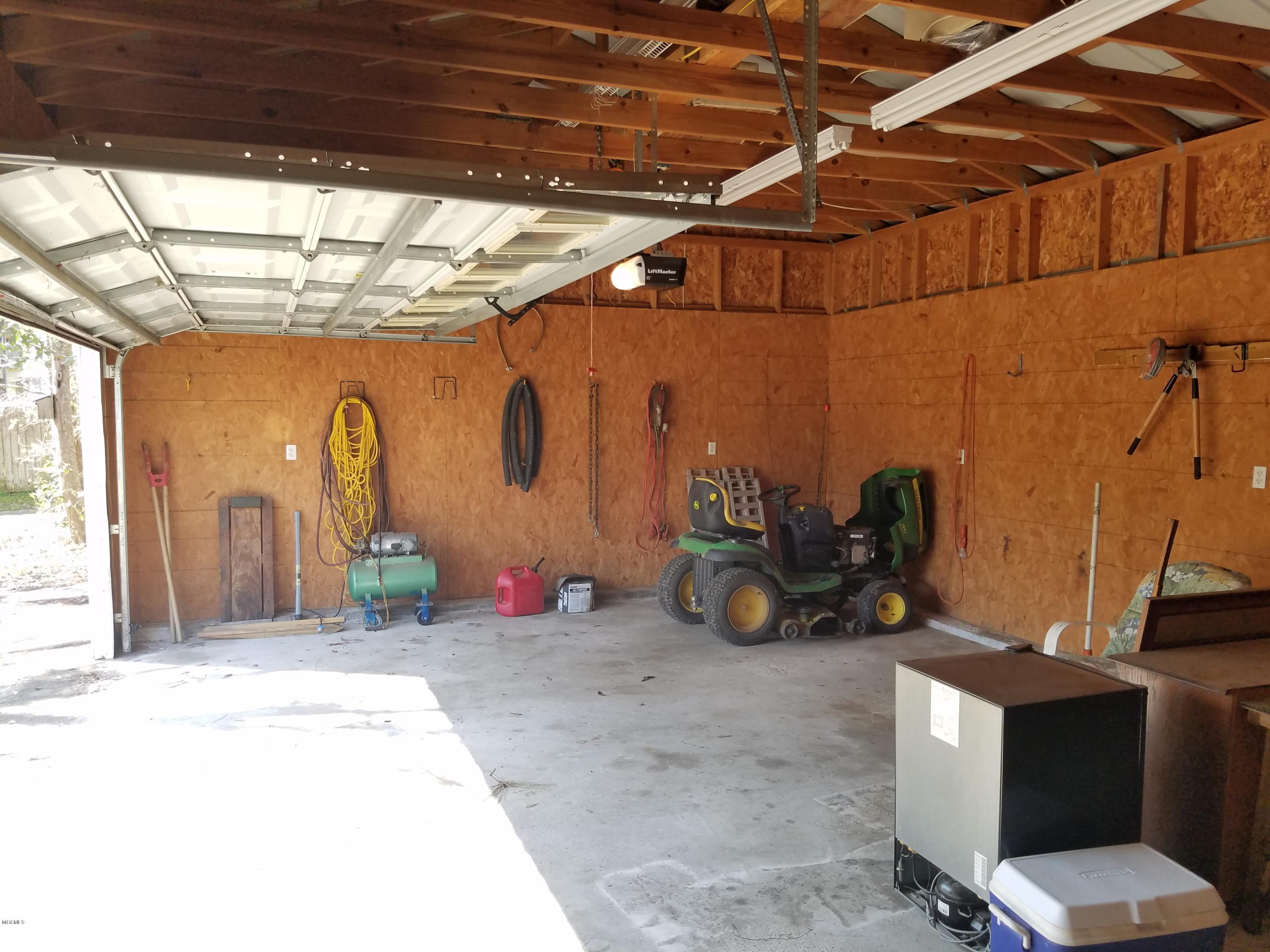 6829 Cheyenne Road Biloxi, MS 39532 - Photo 47 of 65 Workshop Interior
