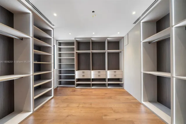 $9,995,000 | 6675 Southwest 96th Street, Pinecrest, FL 33156