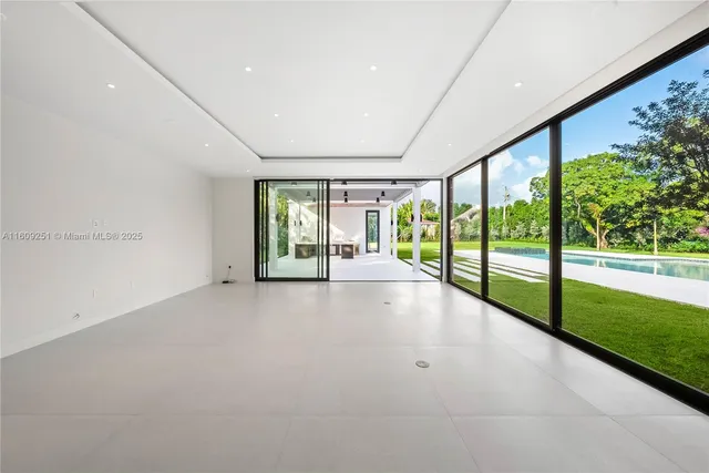 $9,995,000 | 6675 Southwest 96th Street, Pinecrest, FL 33156