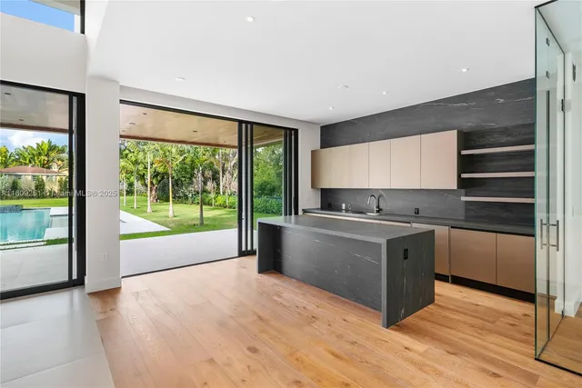 $9,995,000 | 6675 Southwest 96th Street, Pinecrest, FL 33156