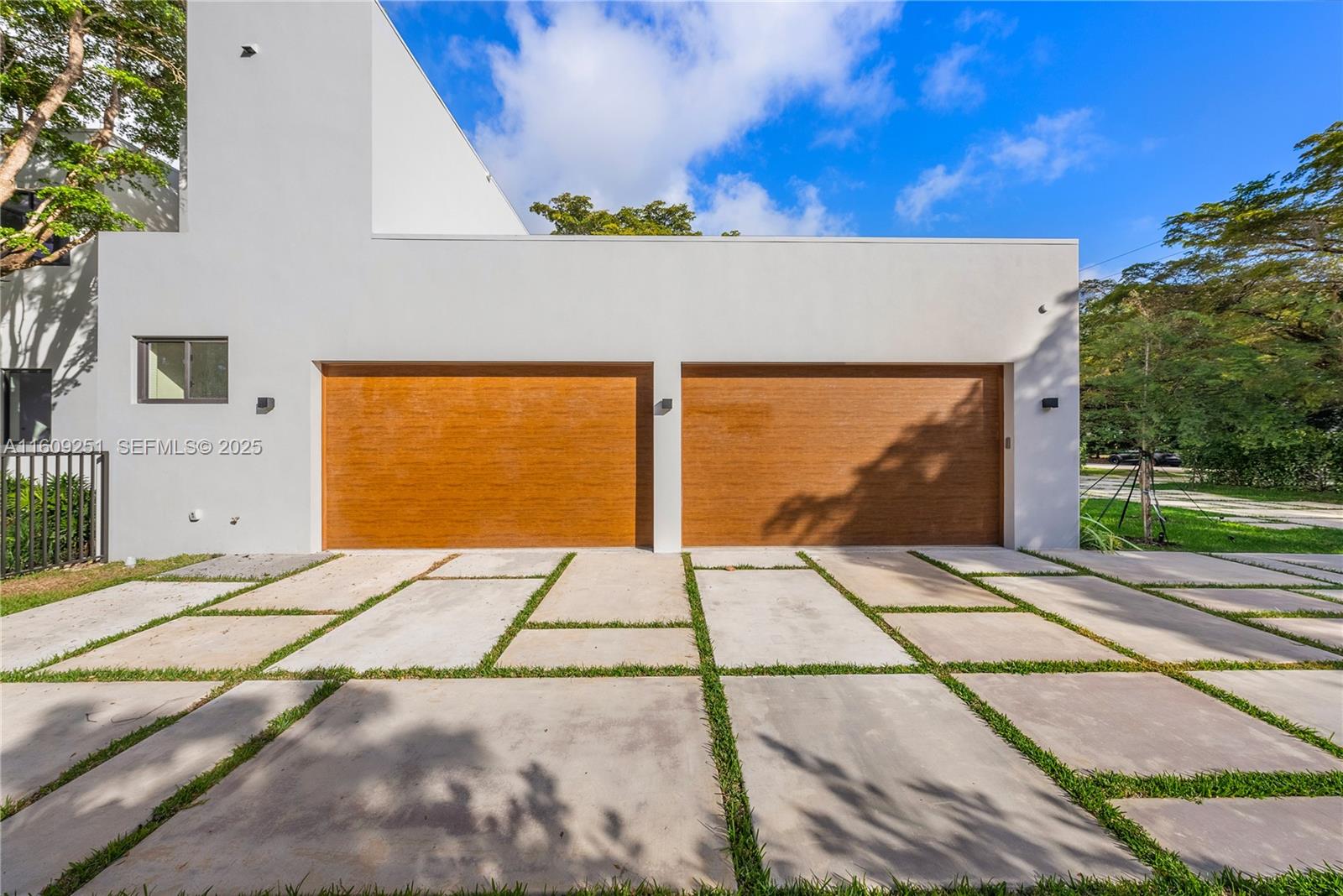 6675 Southwest 96th Street Pinecrest, FL 33156 - Photo 8 of 68