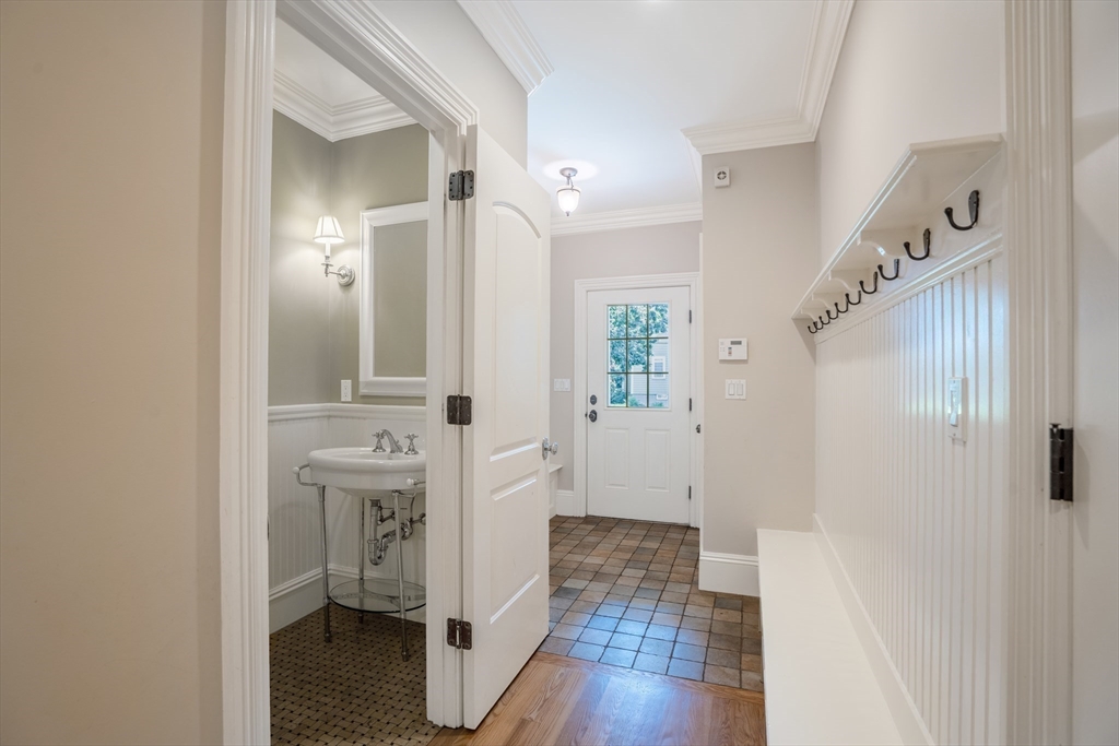 52 North Border Road Winchester, MA 01890 - Photo 25 of 39