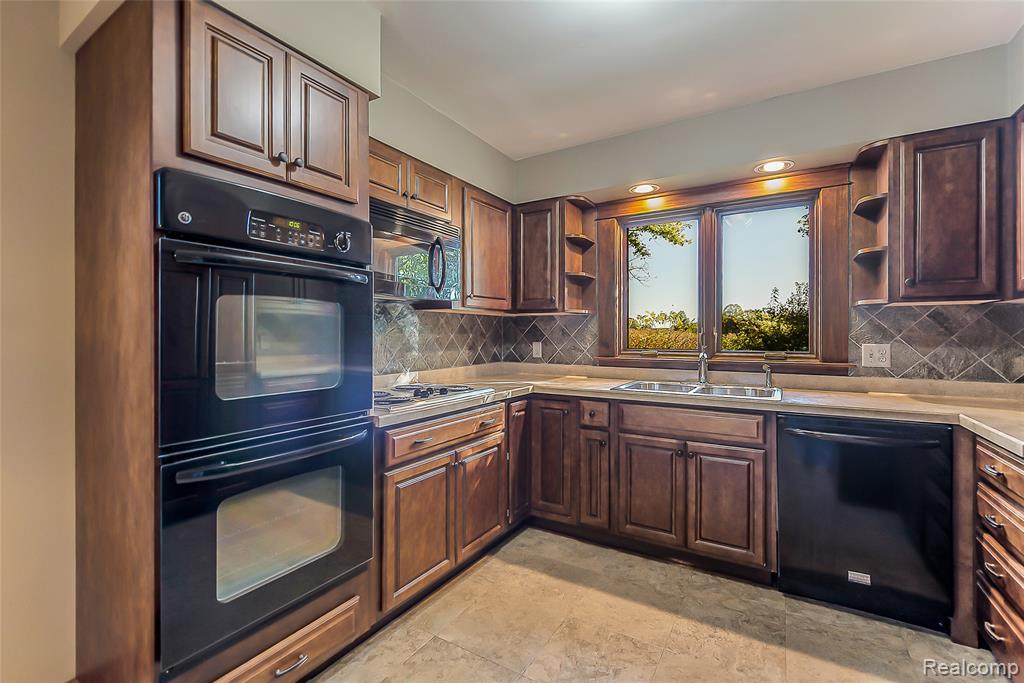 3920 West Ellsworth Road Ann Arbor, MI 48103 - Photo 23 of 53