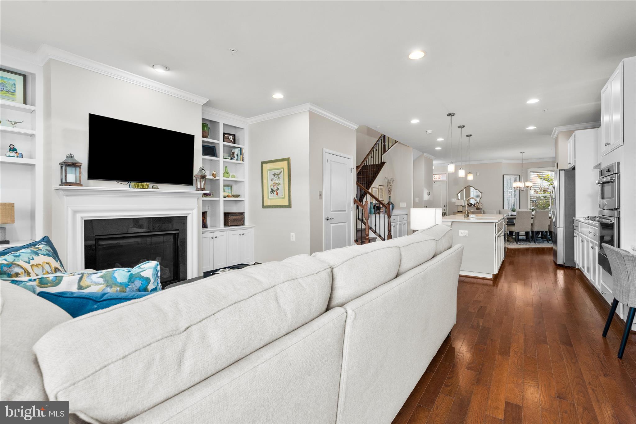 1135 Holden Road Frederick, MD 21701 - Photo 17 of 61 Living room