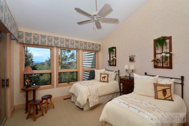 903 Oak Ridge Drive Linville, NC 28646 - Photo 5 of 16 Gallery Image 5