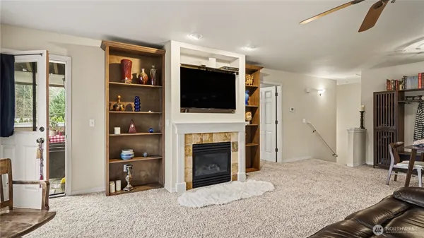 $479,950 | 21900 Southeast 242nd Street, Unit B1, Maple Valley, WA 98038