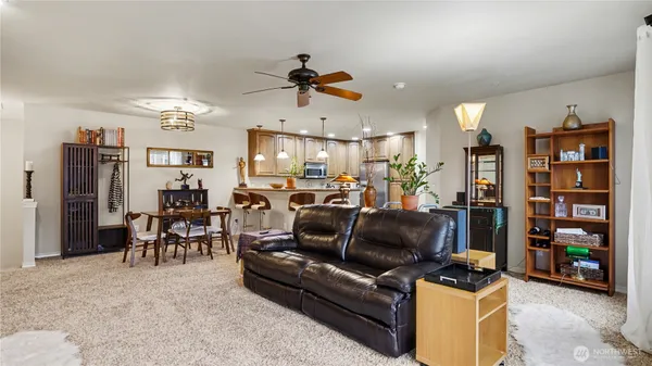 $479,950 | 21900 Southeast 242nd Street, Unit B1, Maple Valley, WA 98038