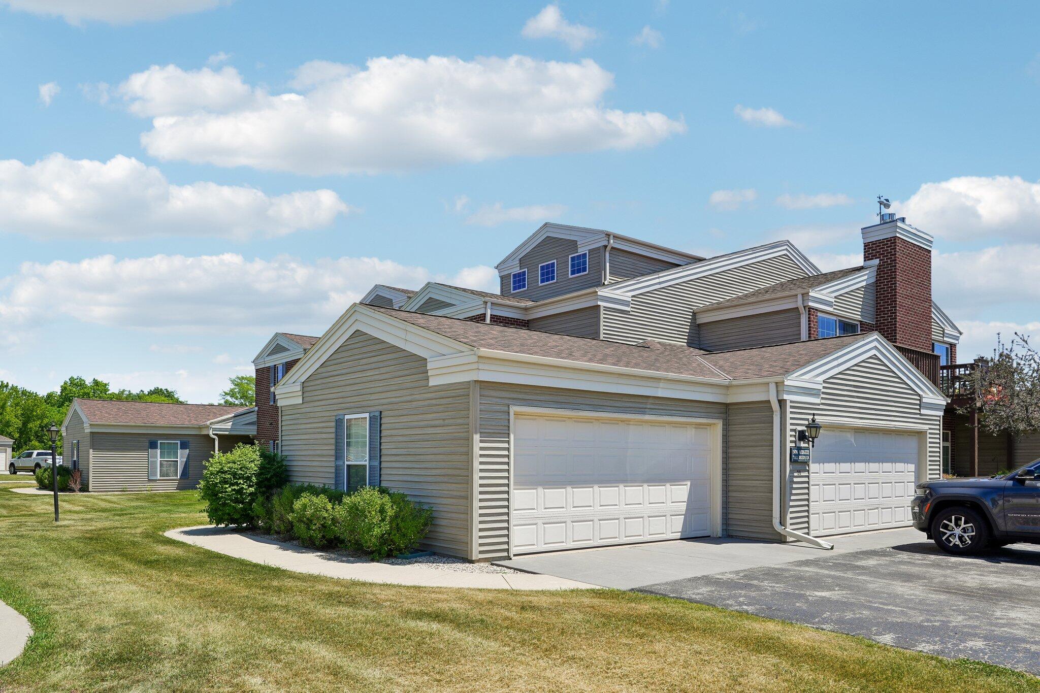N16-w26533 Tall Reeds Lane, Unit H Pewaukee, WI 53072 - Photo 1 of 33 Main