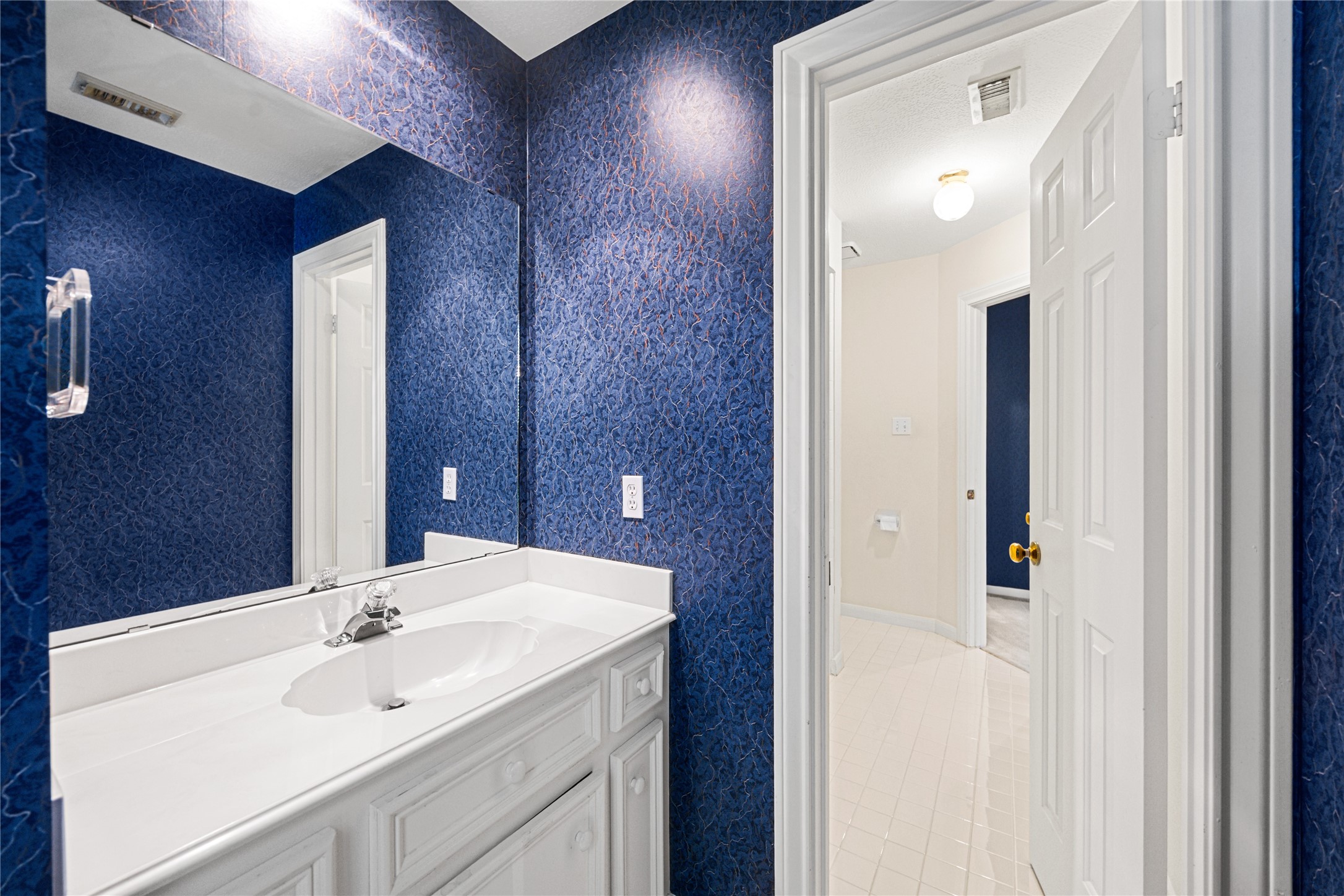 17210 Silverthorne Lane Spring, TX 77379 - Photo 36 of 49 Walk thru jack & jill bath - separate sinks on each end