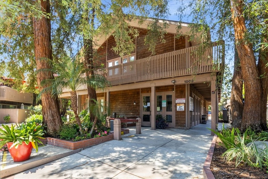 1044 Cabrillo Park Drive, Unit B Santa Ana, CA 92701 - Photo 23 of 32 Clubhouse perfect for entertaining