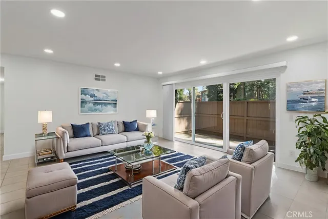 $520,000 | 1044 Cabrillo Park Drive, Unit B, Santa Ana, CA 92701