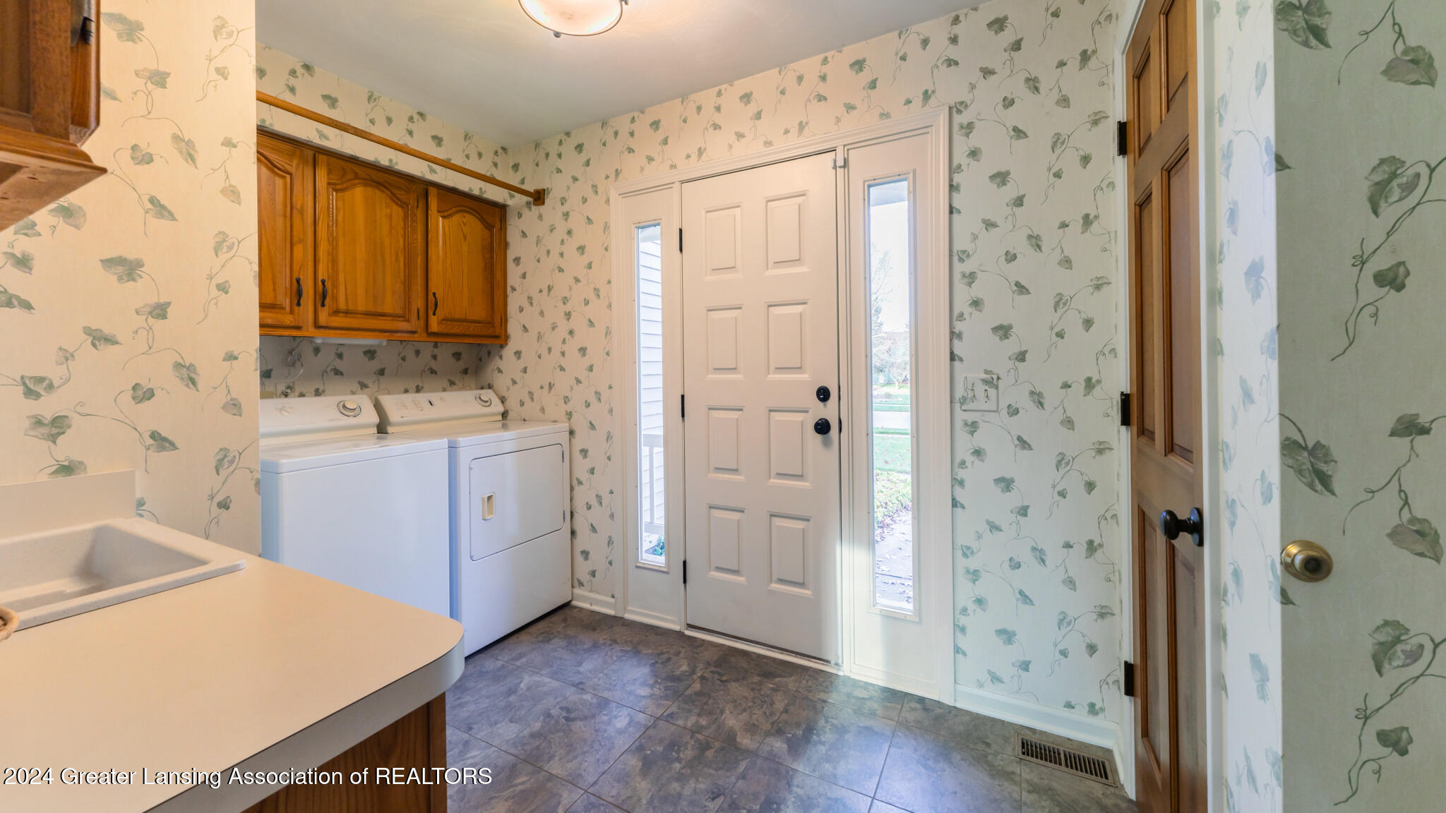 3953 Crooked Creek Road Okemos, MI 48864 - Photo 15 of 35 3953CrookedTree015