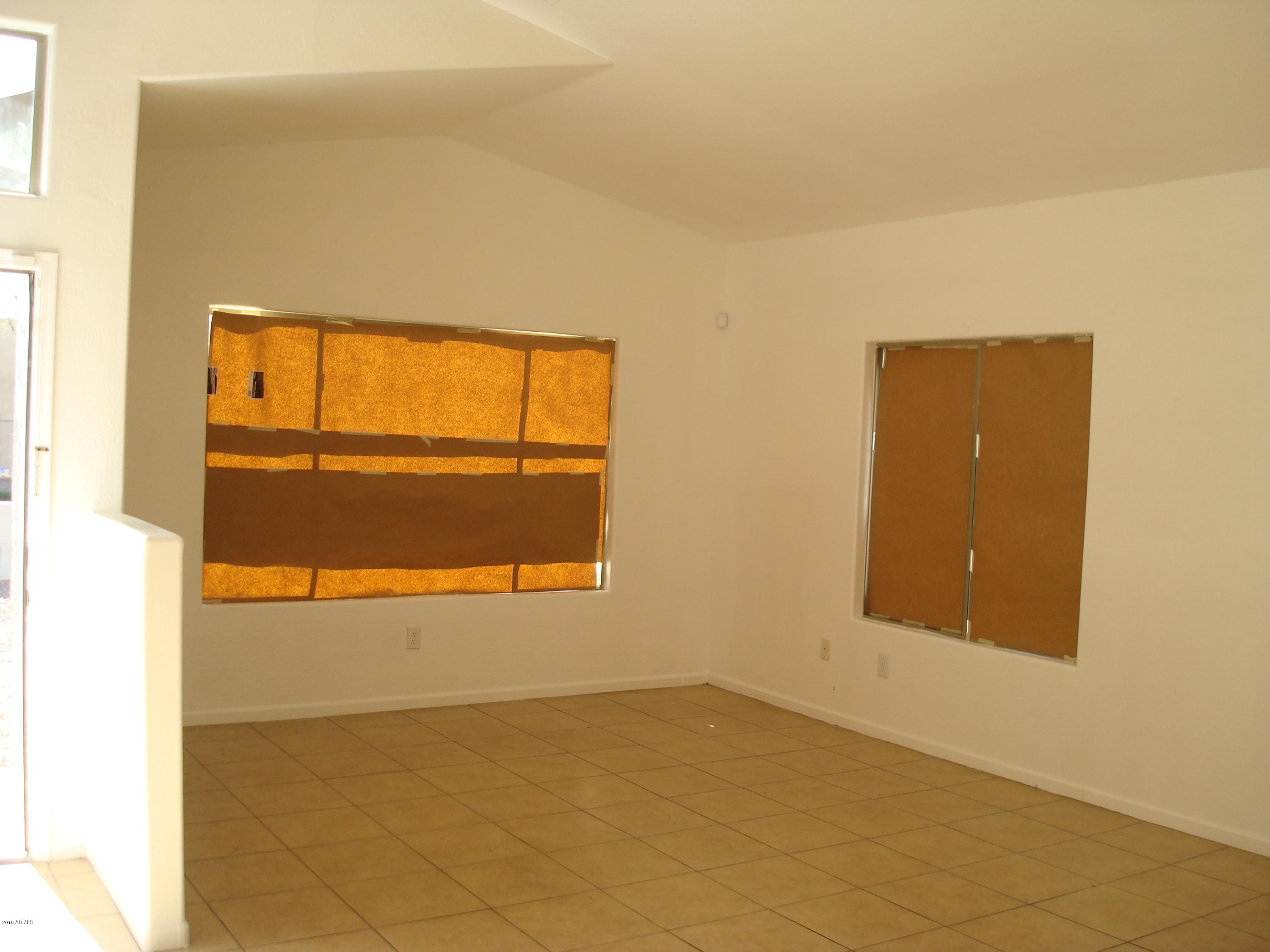 1346 West Roeser Road Phoenix, AZ 85041 - Photo 3 of 22 DSC02457