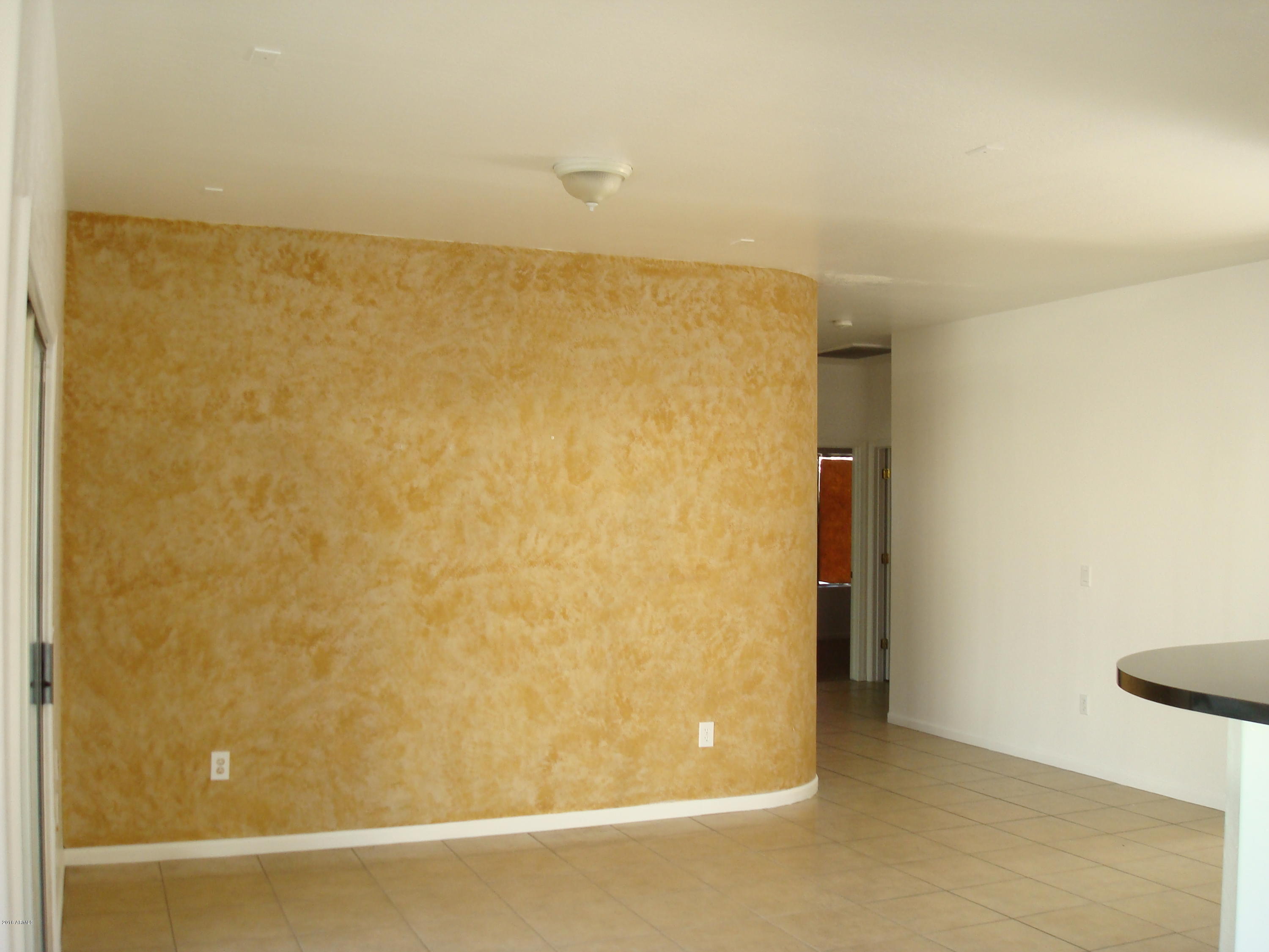 1346 West Roeser Road Phoenix, AZ 85041 - Photo 7 of 22 DSC02461