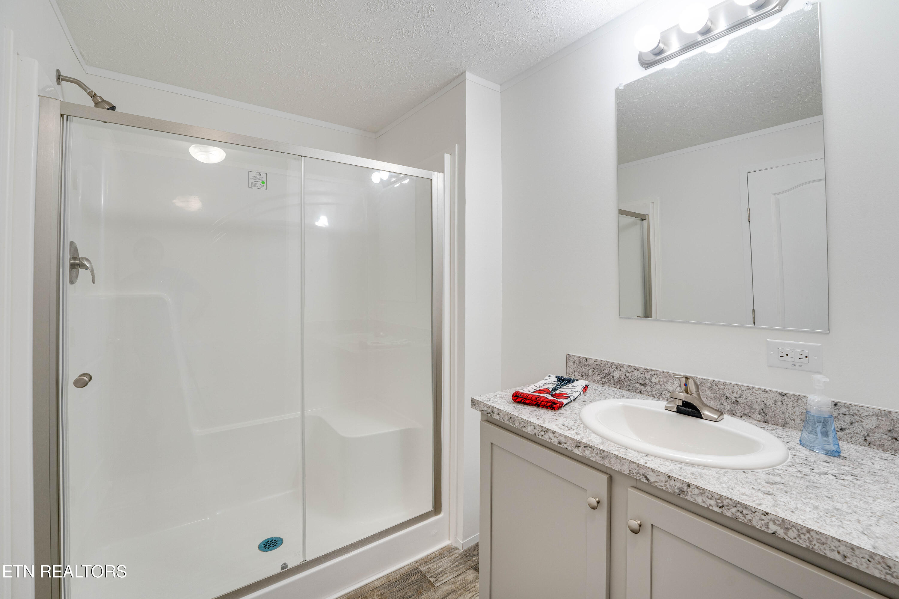 1418 Gulley River Road Harrogate, TN 37752 - Photo 41 of 59 1st Bathroom A2