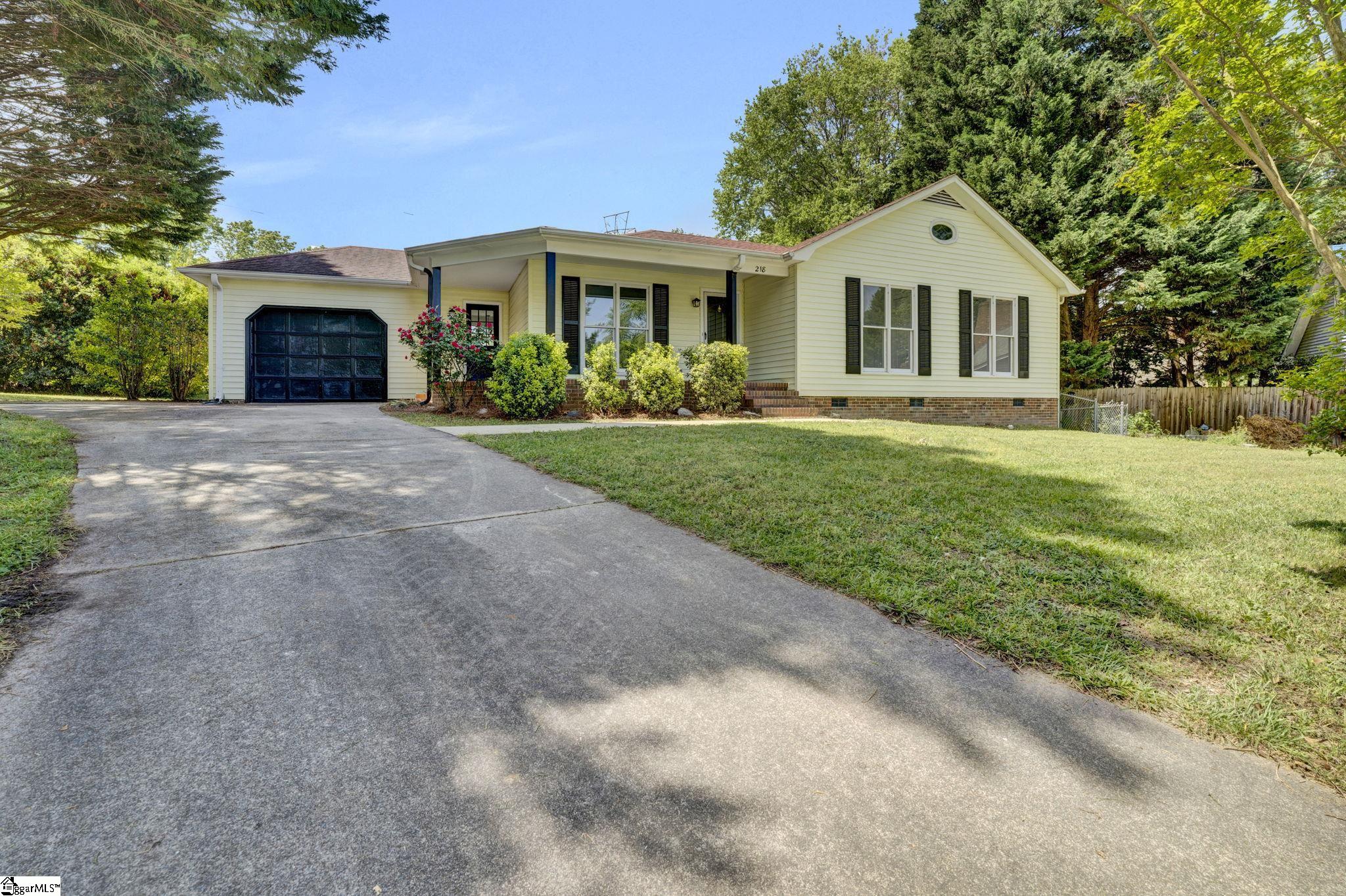 218 Spring View Lane Taylors, SC 29687 - Photo 2 of 36 Gallery Image 2