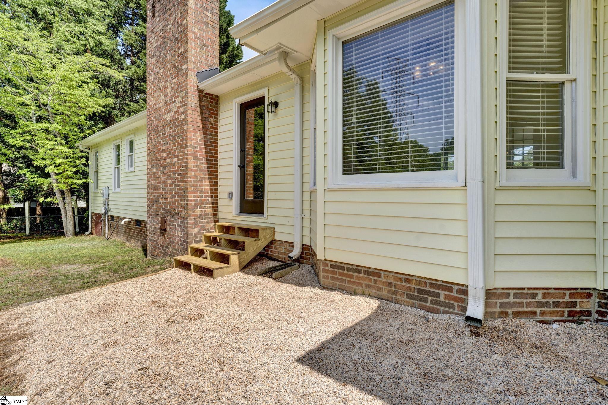 218 Spring View Lane Taylors, SC 29687 - Photo 34 of 36 Gallery Image 34