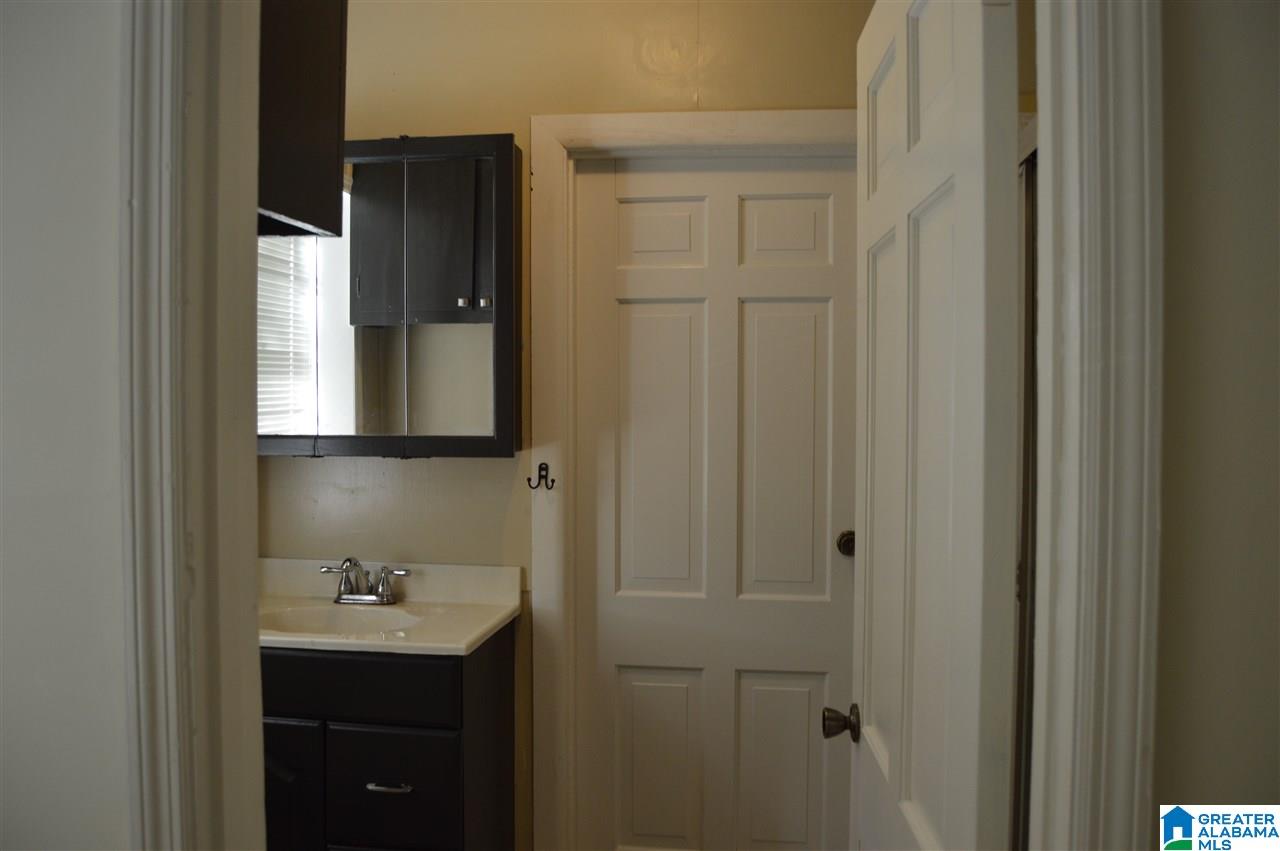 811 1st Avenue West Alabaster, AL 35007 - Photo 7 of 36