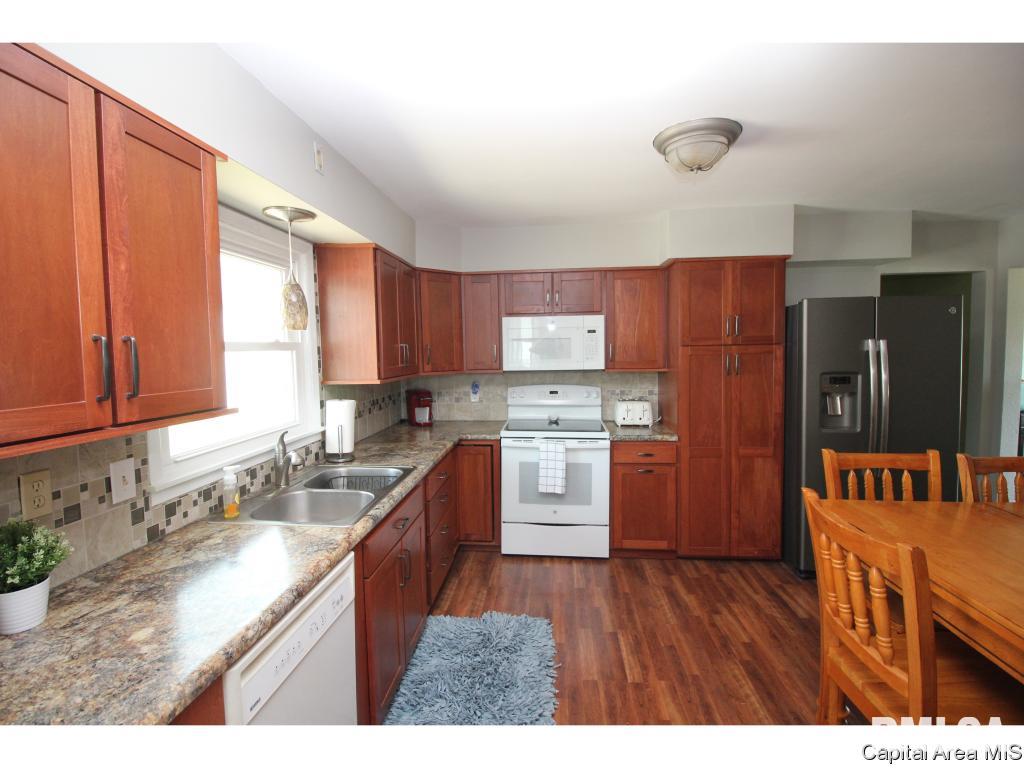 13 Adloff Lane Springfield, IL 62703 - Photo 10 of 24