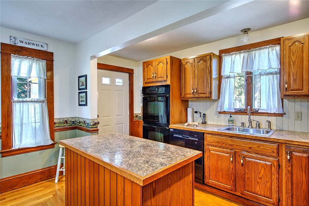 3383 West Shore Road Warwick, RI 02886 - Photo 15 of 46