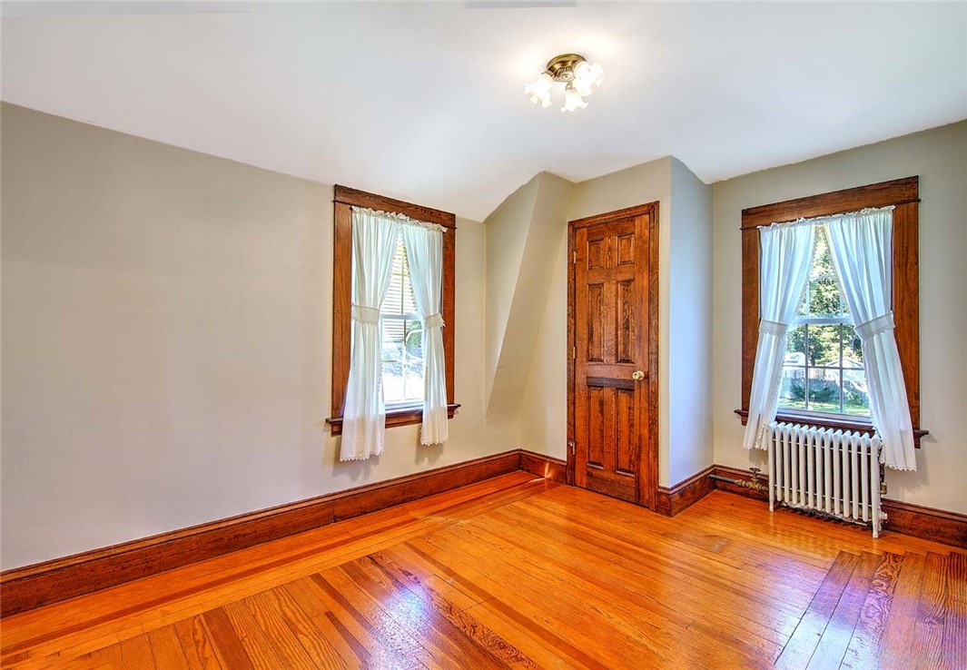 3383 West Shore Road Warwick, RI 02886 - Photo 27 of 46